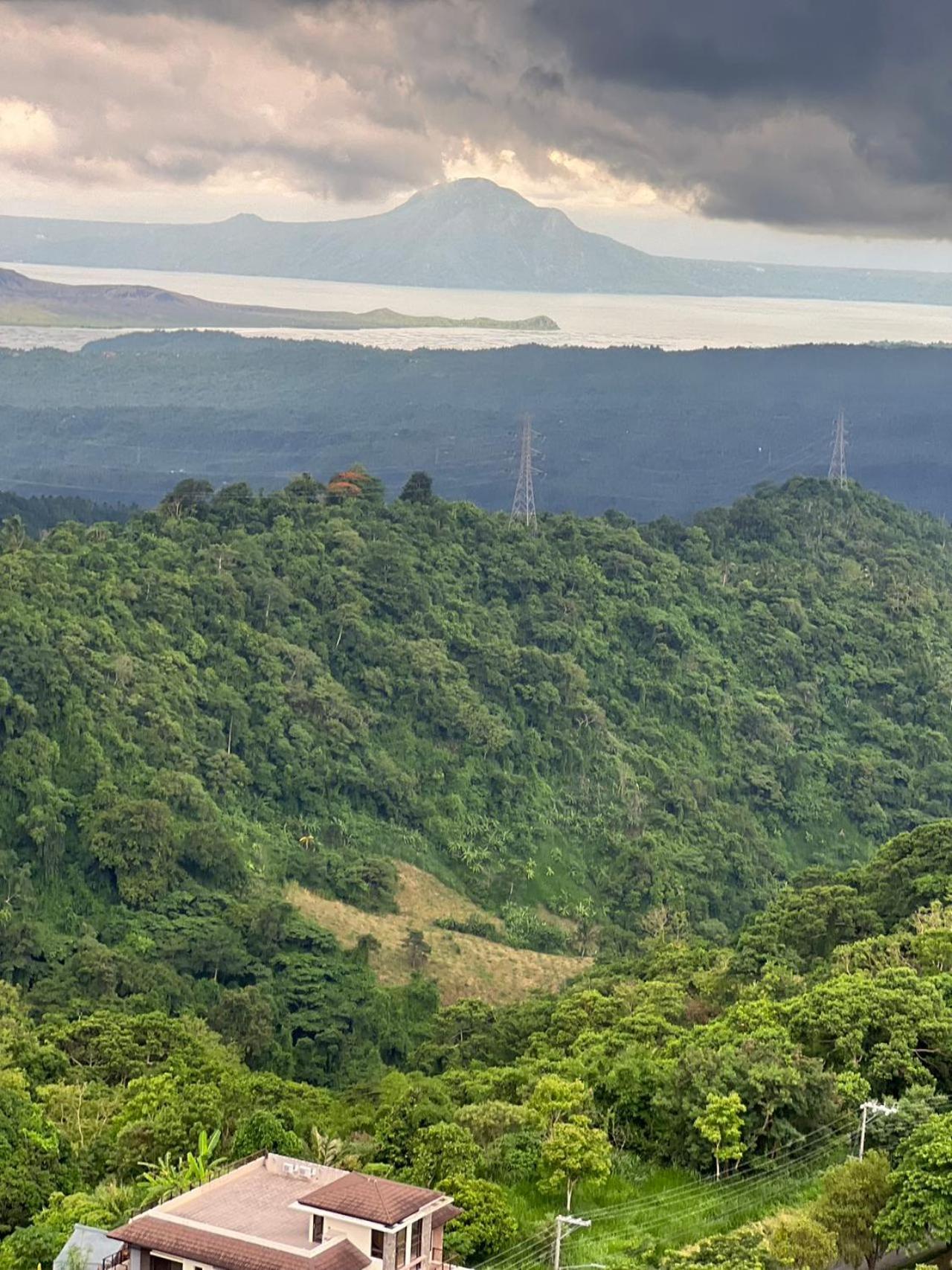 Splendido Tagagtay Taal Lake Staycation Free Parking Netflix No Free Pool Tagaytay City Exterior foto